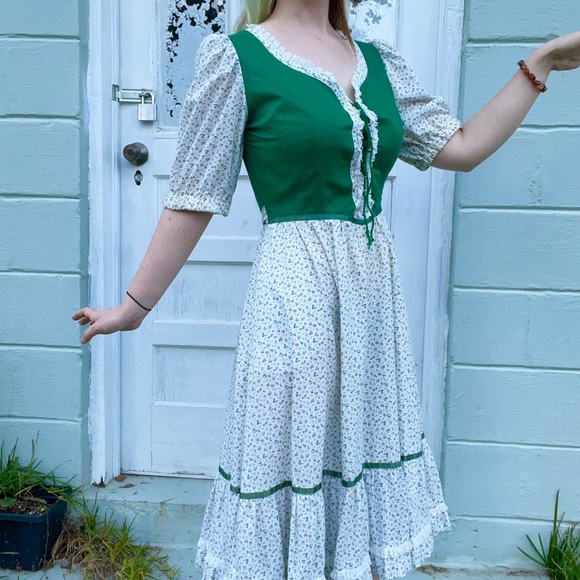 Vintage 70s prairie dress - Picture 3 of 4
